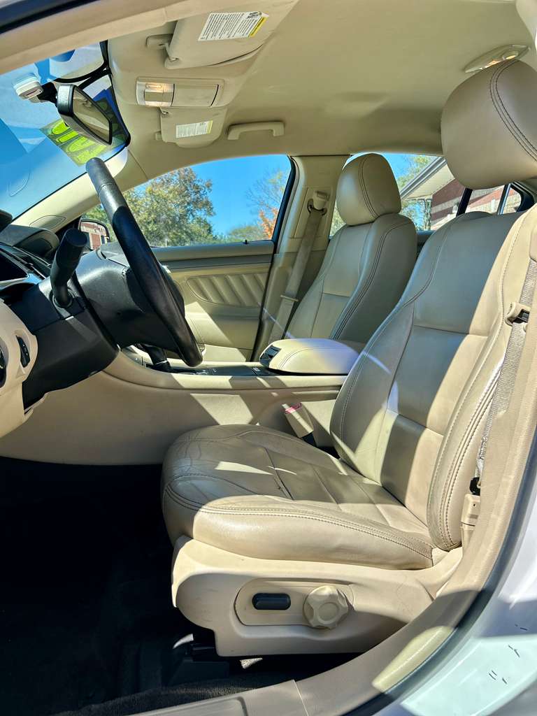 2013 Ford Taurus SEL