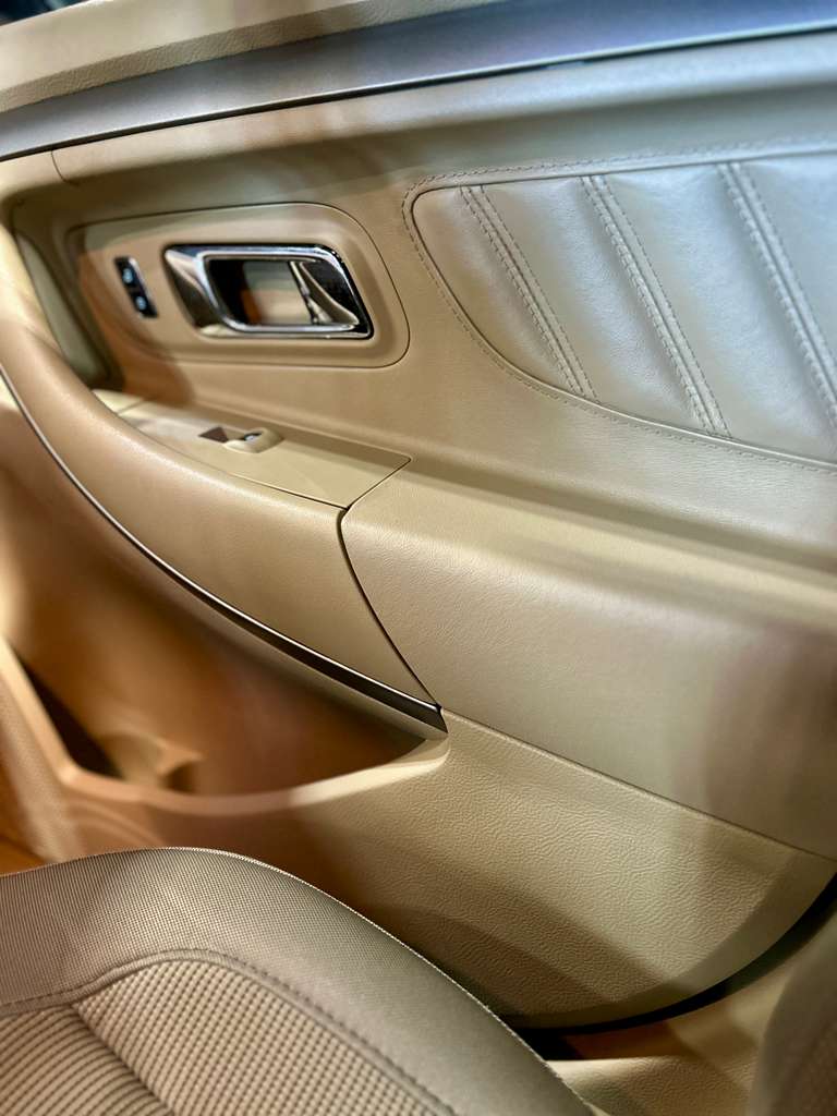 2015 Ford Taurus SEL