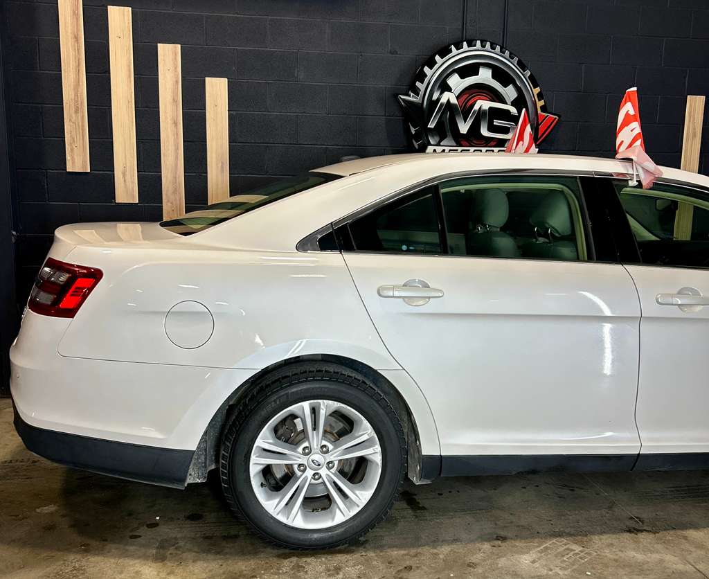 2015 Ford Taurus SEL